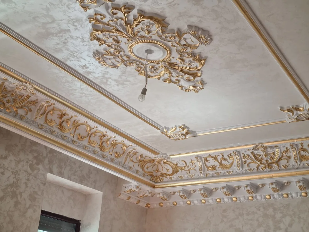 Foiță decorativă stucco, aurie - 16x16 cm (Set 100 bucati)